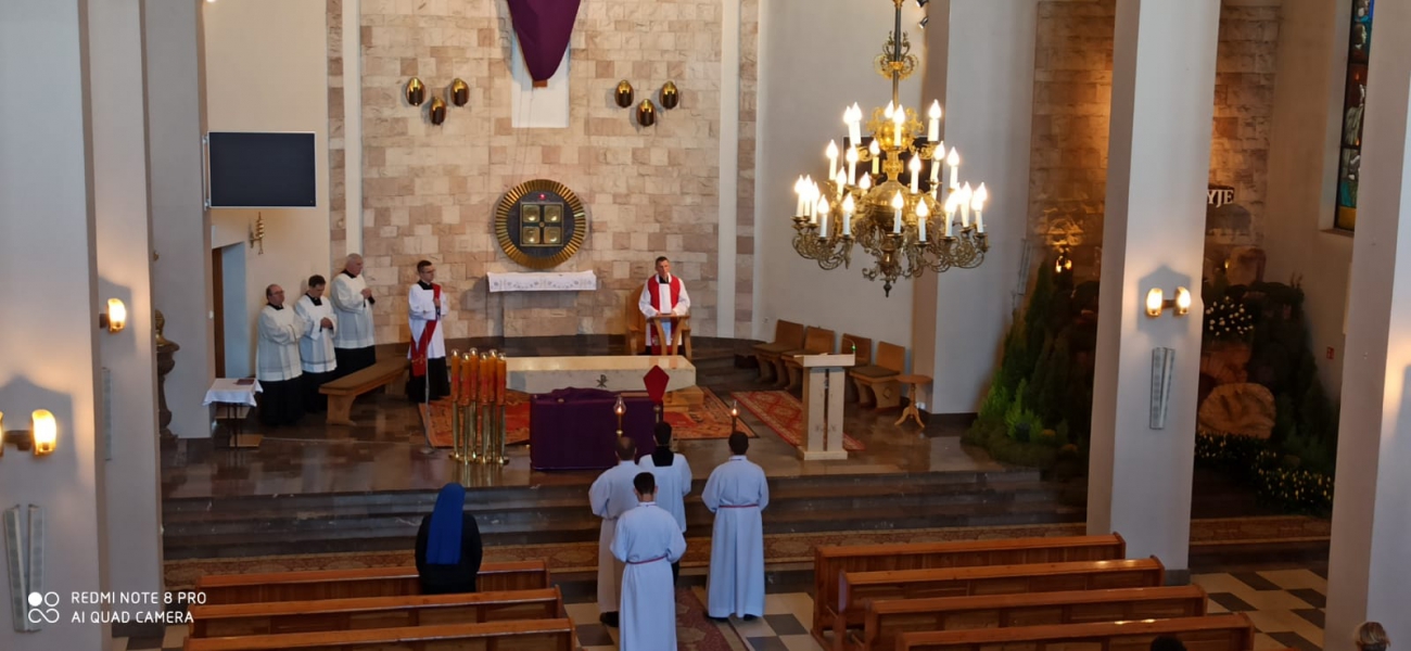 Wielki Piatek Liturgia Wielkiego Piatku 2020 Galerie Parafia Rzymskokatolicka Pw Sw Rozalii W Skorzeszycach
